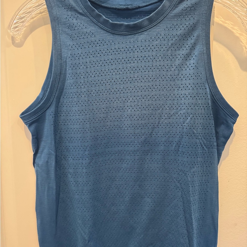 Lululemon Athletic Sleeveless Muscle Tees